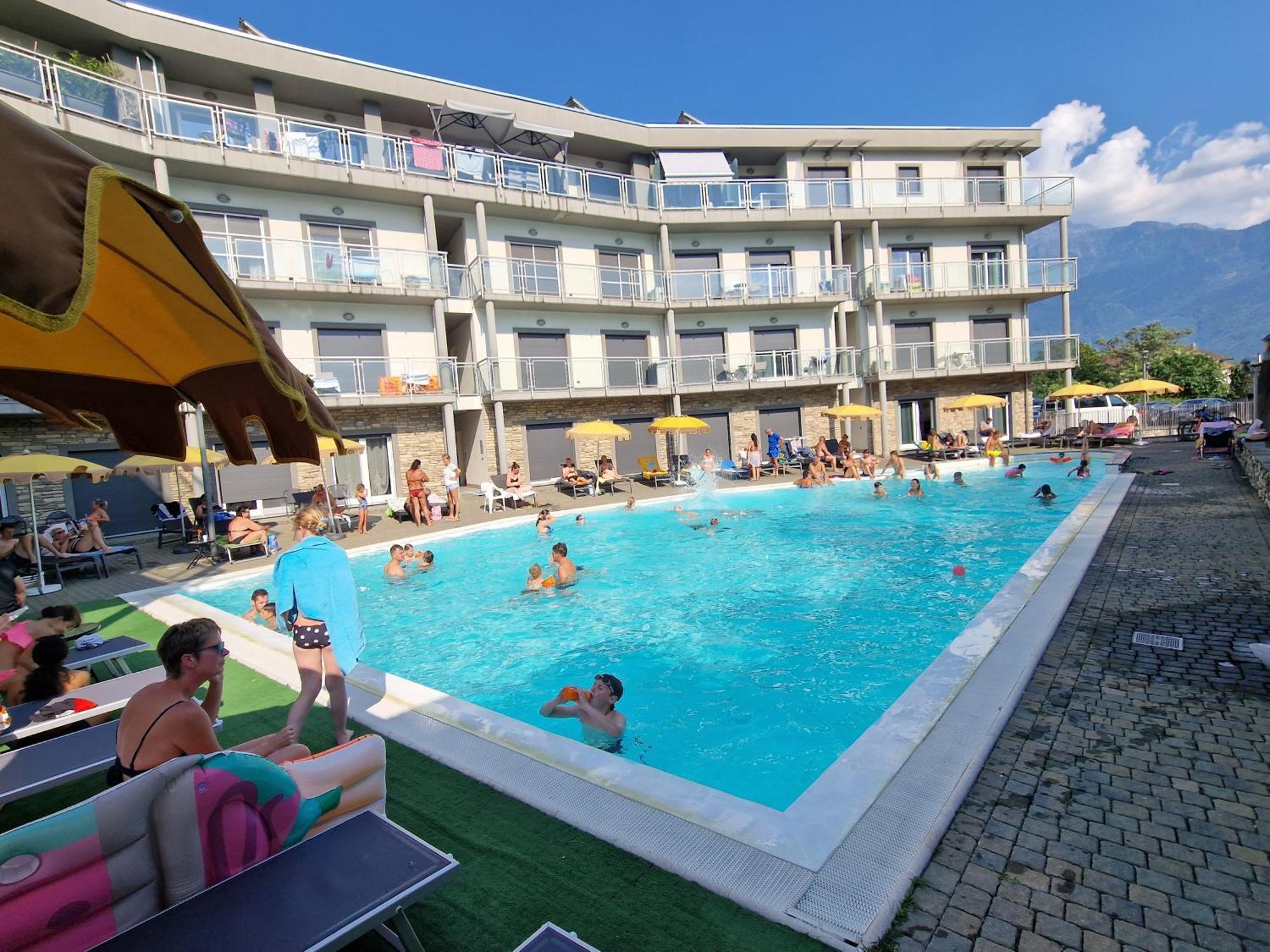 Hotel Residence Alessandra Domaso Ngoại thất bức ảnh
